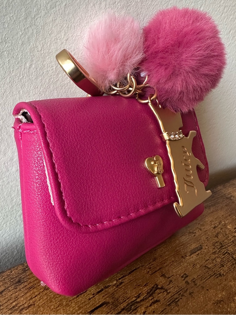Juicy Couture Hot Pink Pouch Bag Charm Keychain w/ Pom-Pom & Gold Dog Charm NWOT - Picture 2 of 8